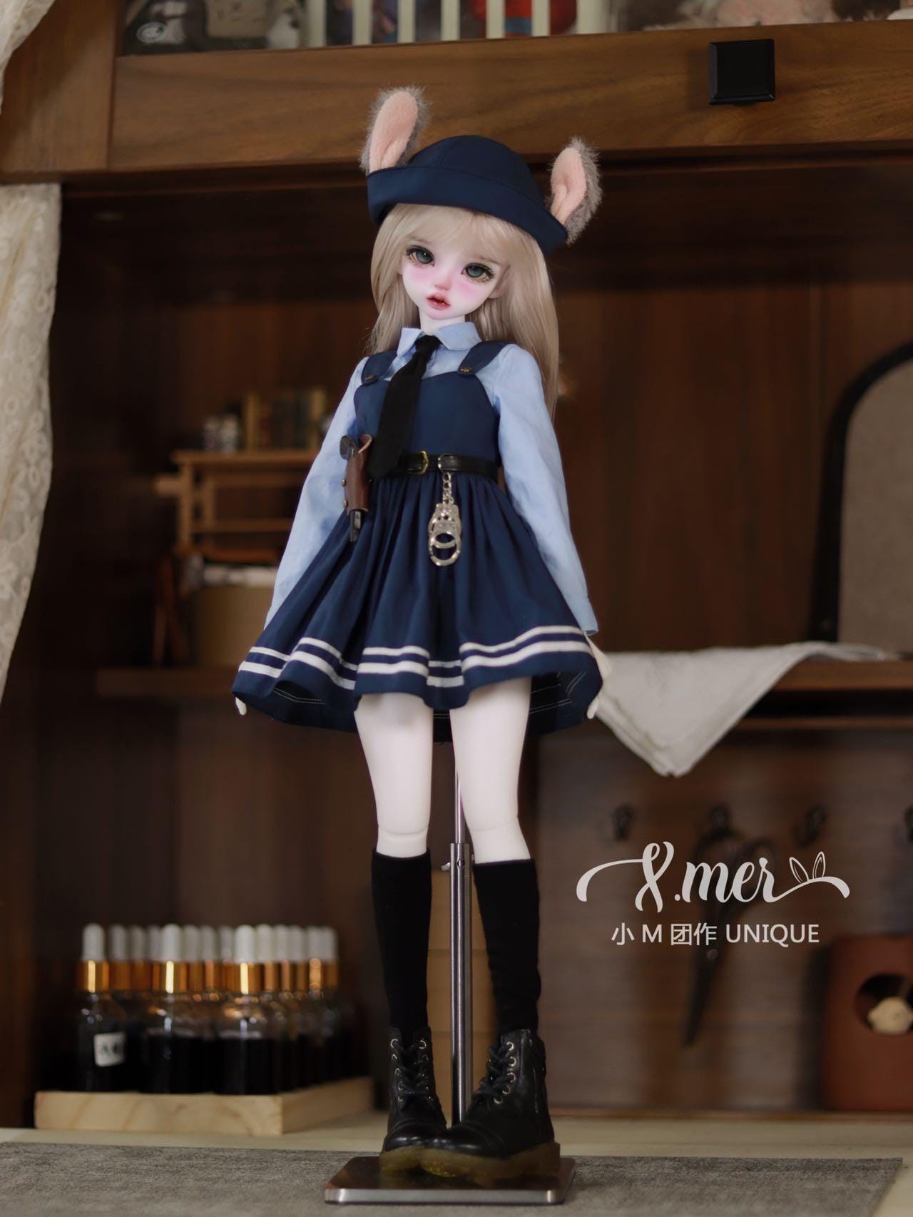 小Mer BJD 1/3 BJD DOLL Patterns Bunny Dress with Hat set: 7 Items: Hat, Tie, Shirt, Vest Dress, Belt, Gun Holster, Socks