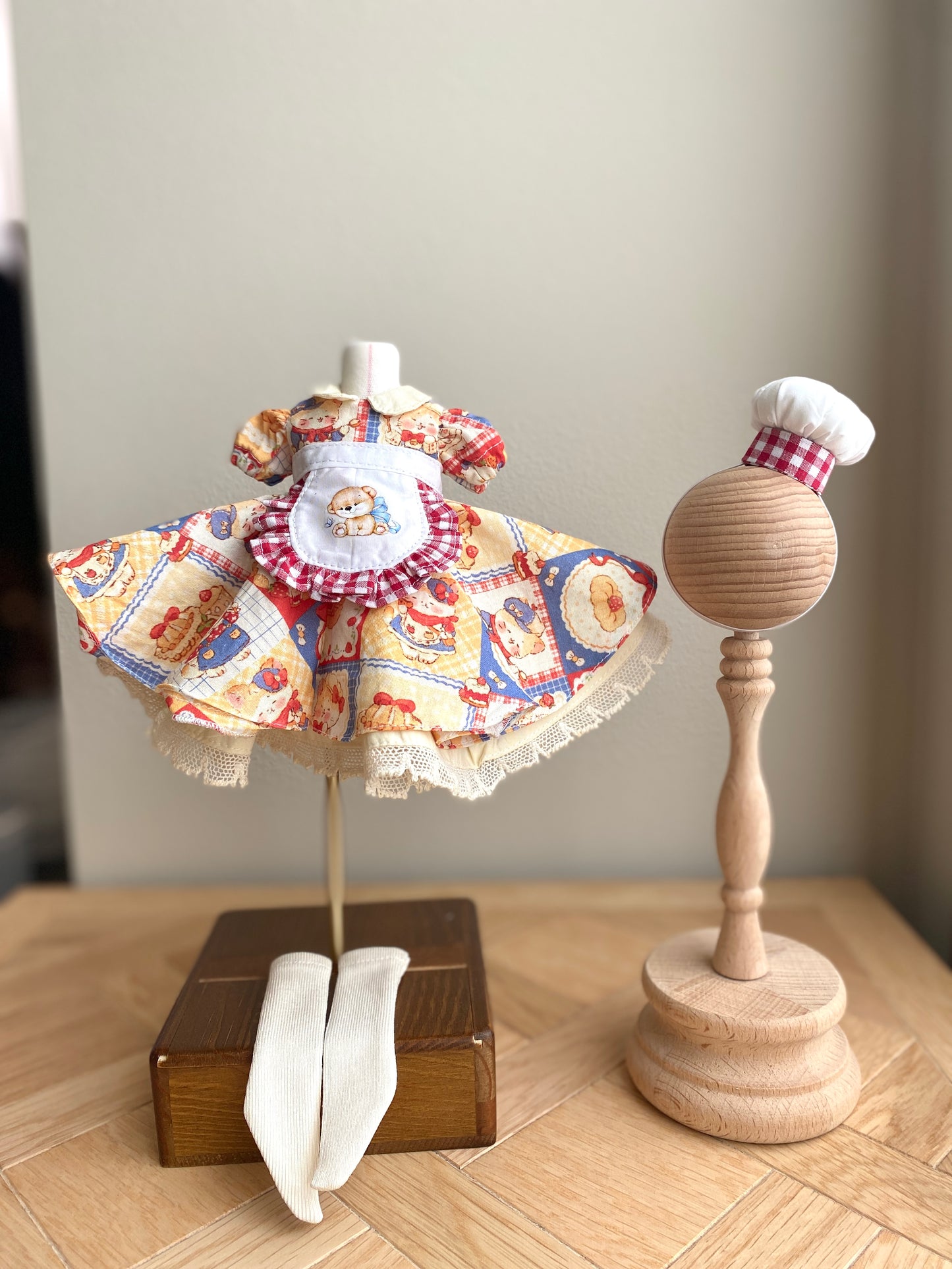 1/6 BJD Yosd Clothes- Chef- BJD Outfit – Dress + Apron + Hat + Sock| Fits YoSD (1/6)