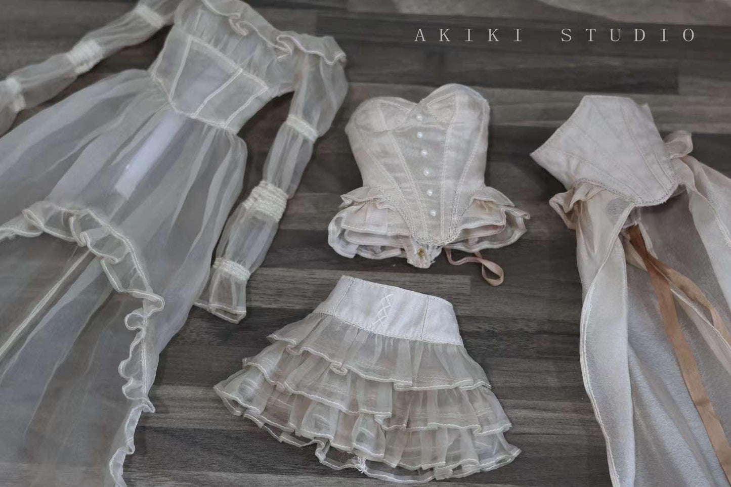 阿吉 BJD 1/4 DOLL Patterns Corset and Dress 4 pieces.