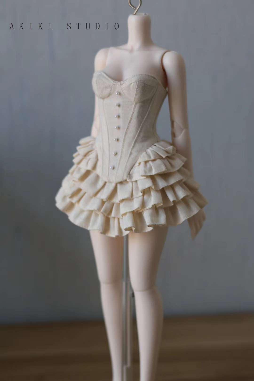 阿吉 BJD 1/3 SDGR DOLL Patterns Corset and Dress 4 pieces.
