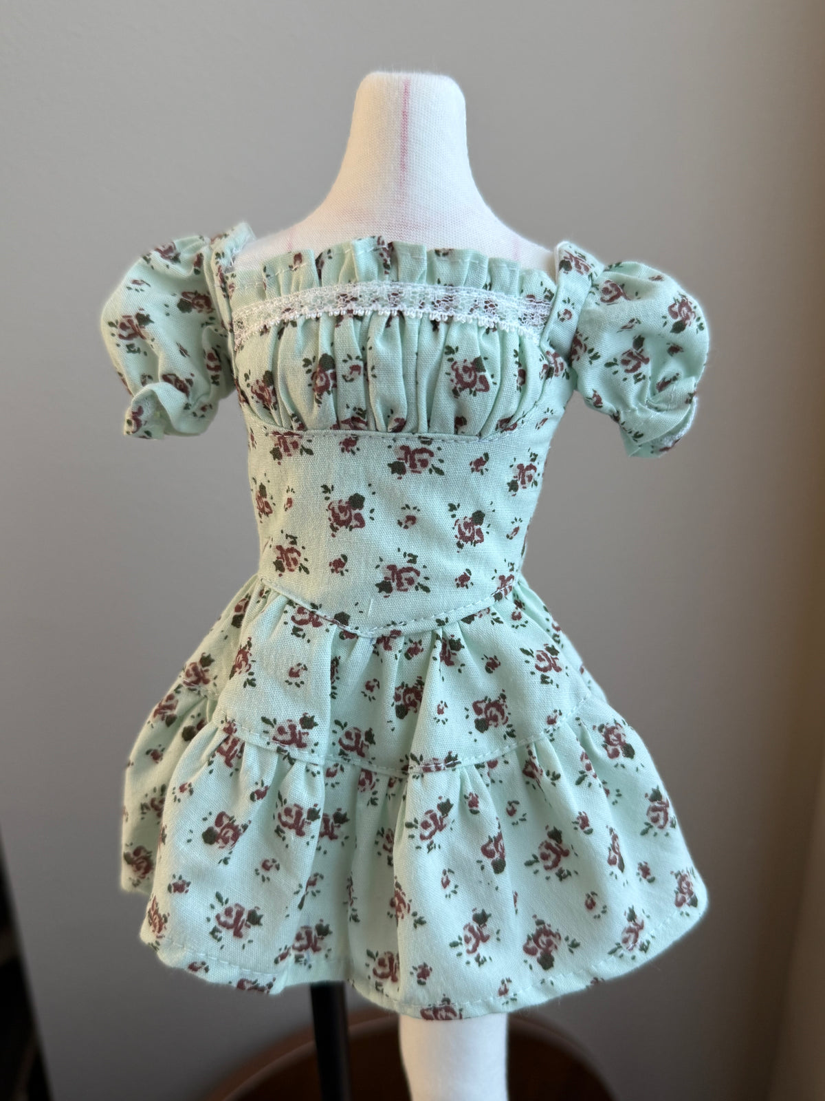 Lavender Bloom Puff Dress – Ready-Made Outfit | Fits 1/4 BJD (Bust 16–19cm, Waist 11–13cm)